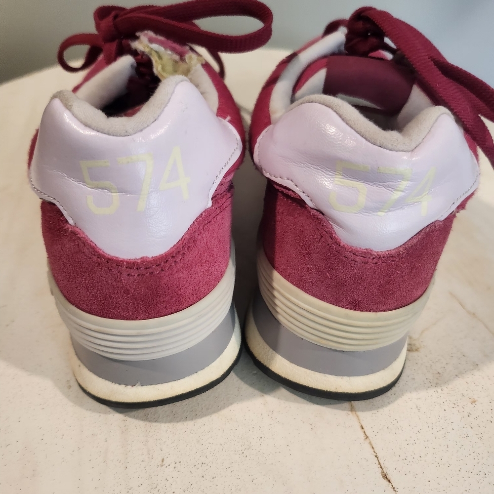 New Balance Vintage Pink 574 Runner Sneaker Floor Sample 7
